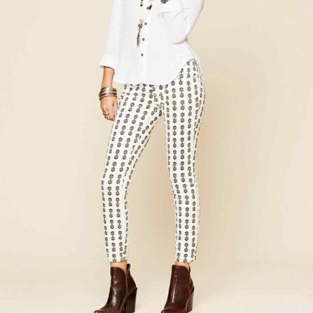 Free People Magnolia Skinny Jeans in Black & White Arrowhead Size 25 - Picture 1 of 7